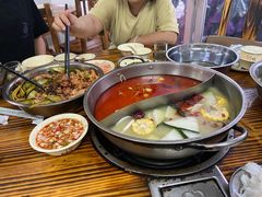 -周良天山牛杂城(天山路总店)