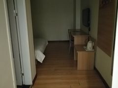 -7天酒店·西安凤城二路市图书馆地铁站店