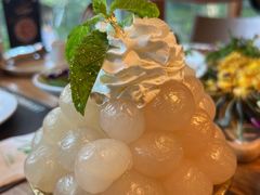 -Chom Cafe and Restaurant