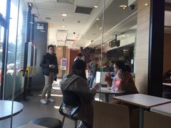 -麦当劳(中二横路店)