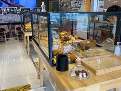 面包甜点陈列柜-熊叔熊婶面包房(团结湖店)