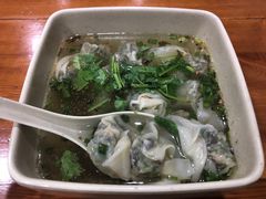 荠菜鲜肉小馄饨-老上海馄饨铺(浙江中路店)