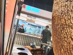 -瑞虹新天地月亮湾