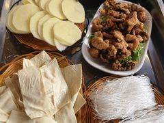 -双廊杨记石锅鱼石锅牛肉