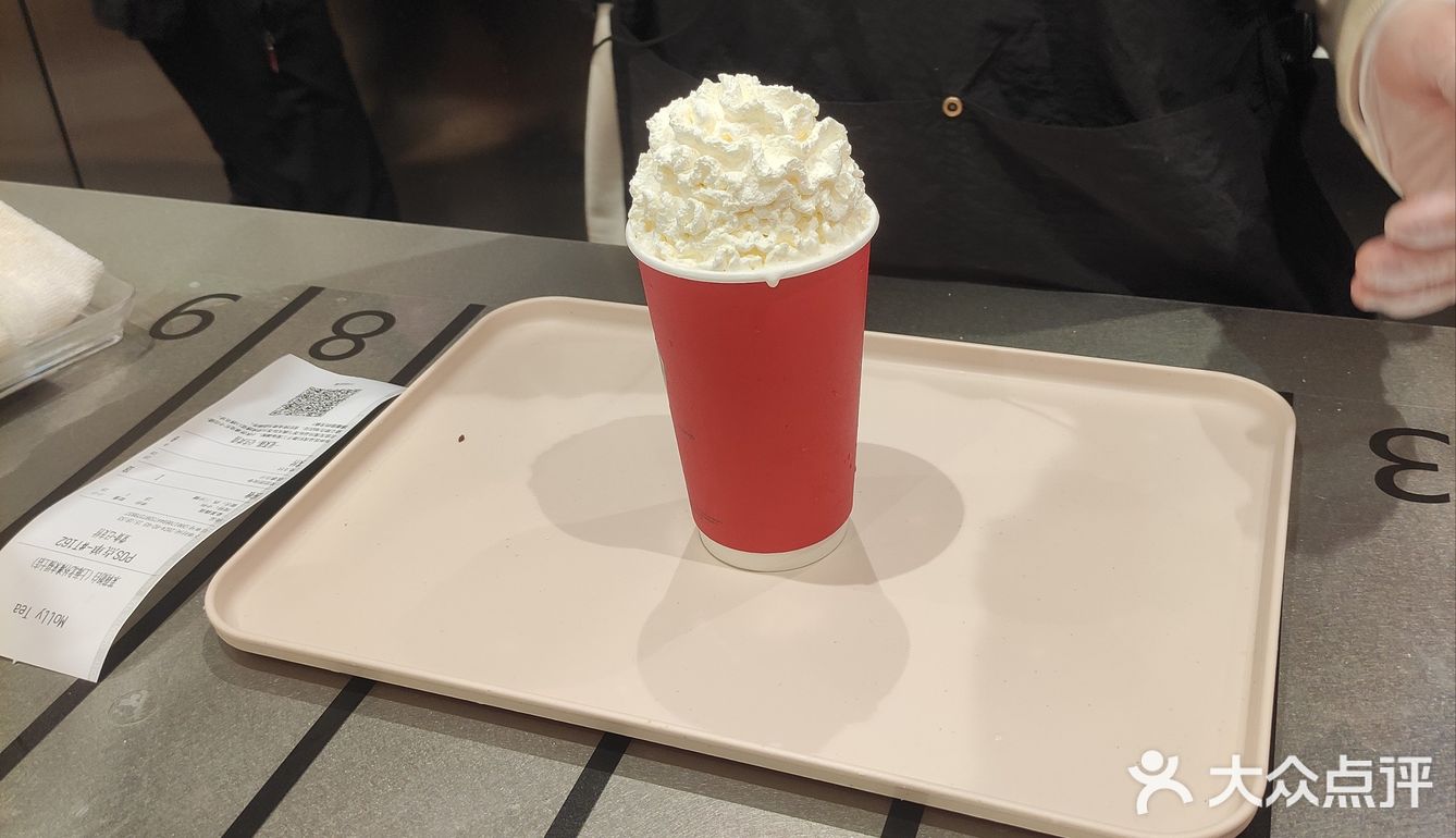 龙年首日来杯奶茶降温解渴
