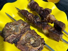 -烤肉小伙烤肉店