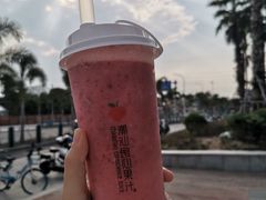 草莓酸奶-潮汕良心果汁(金新北路店)