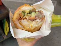-Bánh Mì Huynh Hoa
