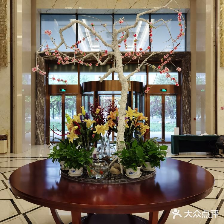 地下室有车位（住宿完领停车券）