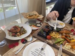 -Mark&Mars Restaurant