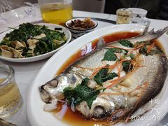 -丹水桥地锅鱼·翘嘴鲌·地方特色全鱼宴(丹江口大坝店)