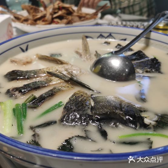 菜香根酒楼(开化店)