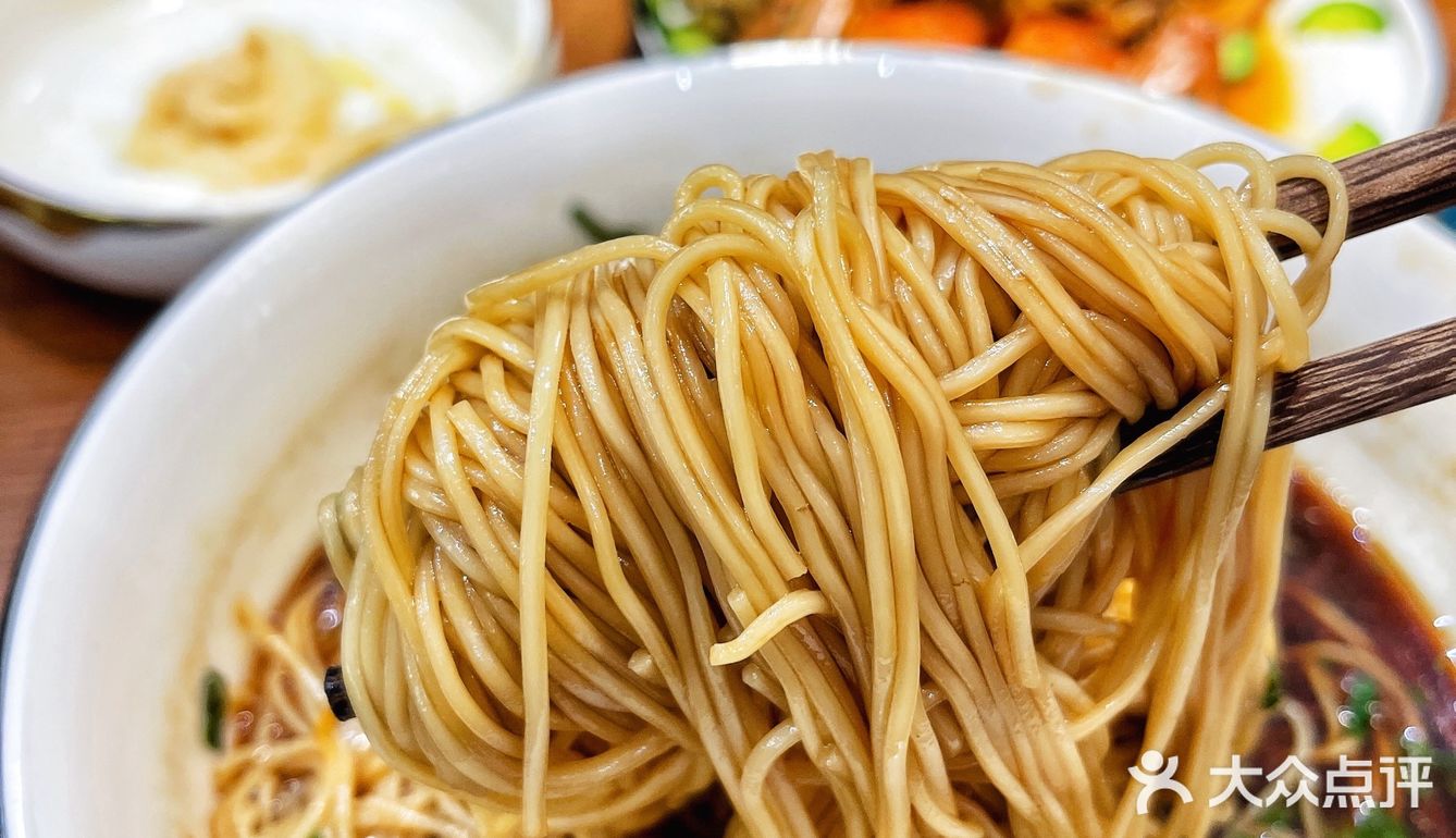 素面是生存[OK]，➕浇头是生活😘，土豪加料是开心生活🤗