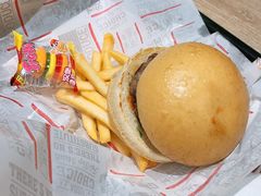 -The Habit Burger Grill 哈比特汉堡(爱琴海店)