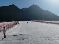 -荣盛康旅野三坡滑雪场