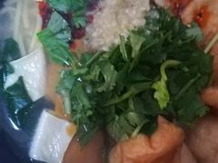 -小蛮椒麻辣烫·麻辣拌(青浦宝龙店)