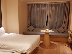 -全季酒店(上海青浦吾悦广场淀山湖大道店)