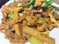 干炒牛河-金厨泰国餐厅·全泰籍厨师料理(拱北店)