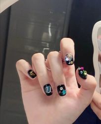 -董小姐日式美甲美睫·皮肤管理