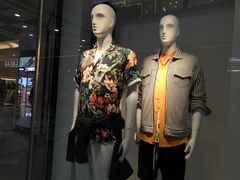 -ZARA(万达广场二七店)