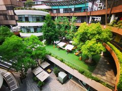 -瑞虹新天地月亮湾