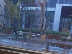 -必胜客(上海华谊新所店)