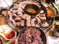 -江南猪肉商会无限续吃(弘大店)