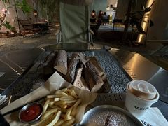 -J Create城市露营咖啡·简餐·宠物(上海动物园店)