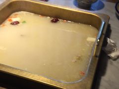 -尚尚仙·酸汤猪手·猪肚鸡火锅(华联万柳购物中心店)