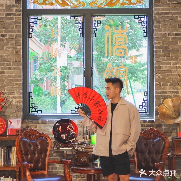 除了开平碉楼，这座百年侨乡背后的动人故事[爱心]