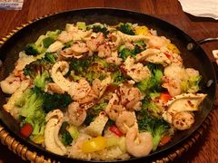 虾仁海鲜洋风蔬菜铁锅焖饭-玛格萝妮比萨屋(四平店)