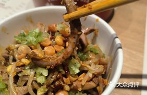 Spicy Stir-Fried Tender Pork Kidney Strips