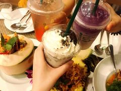 -Chom Cafe and Restaurant