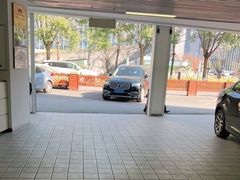 -杭州中沃沃尔沃4S店(滨江区店)