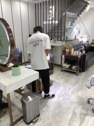 -妃格美发沙龙·烫发·染发