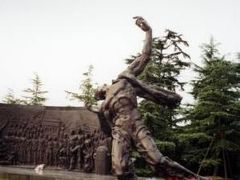 -上海市龙华烈士陵园