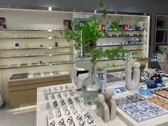 -视野联行眼镜·蔡司·尼康·豪雅·依视路(青浦宝龙店)