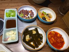 -明洞阿姨·韩式酱蟹烤肉·创意料理(三元桥店)