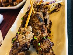 香烤鸡肉比萨配香葱及西兰花-WOLFGANG PUCK KITCHEN & BAR(迪士尼小镇店)