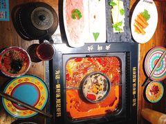-老牌坊云南鱼豆花火锅(哈西万达店)