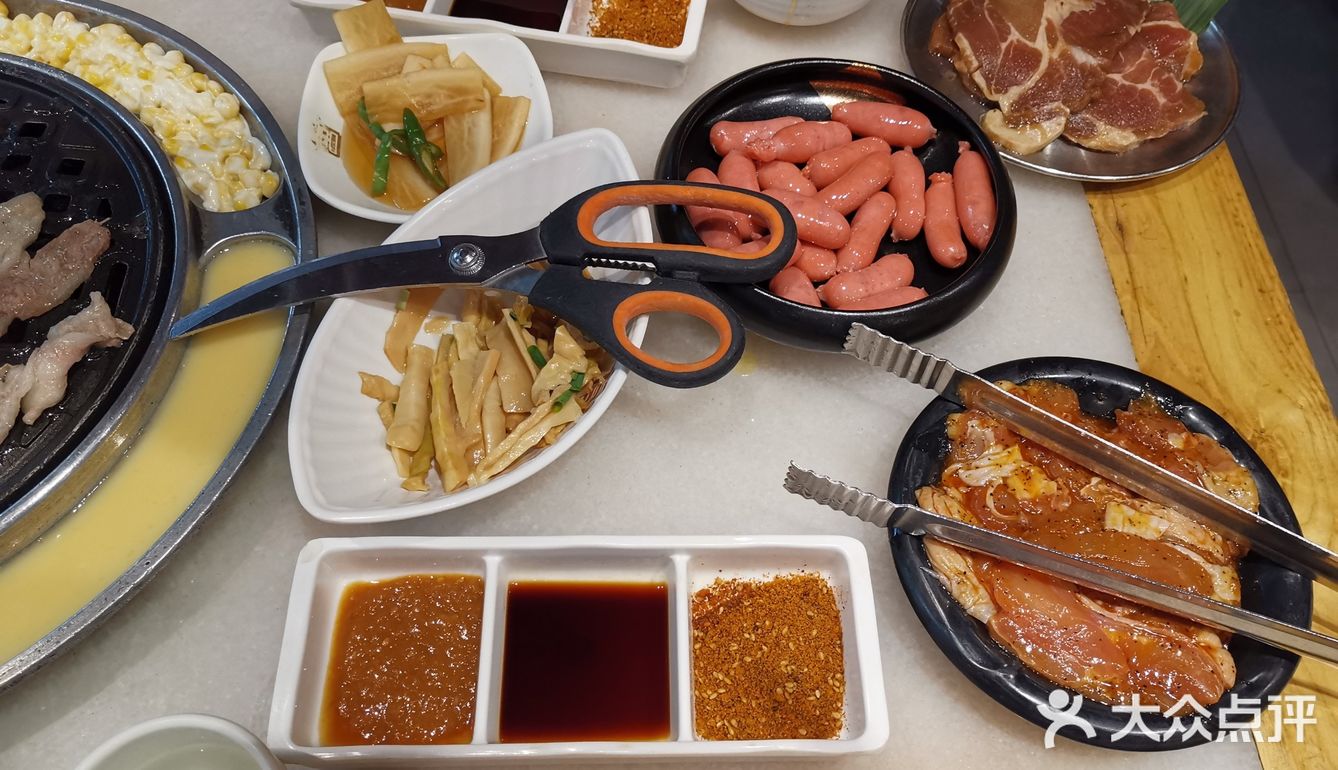 非常不错的一家烤肉店，牛肉非常好吃，有嚼劲