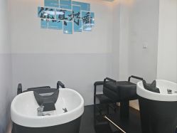 -V7 HAIR SALON