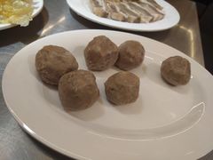 手打牛肉丸-胡须佬鸡煲四季火锅店(石厦西村直营店)