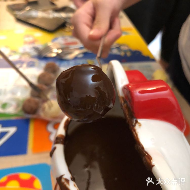 热闹开心 分享冰淇淋火锅  哈根达斯