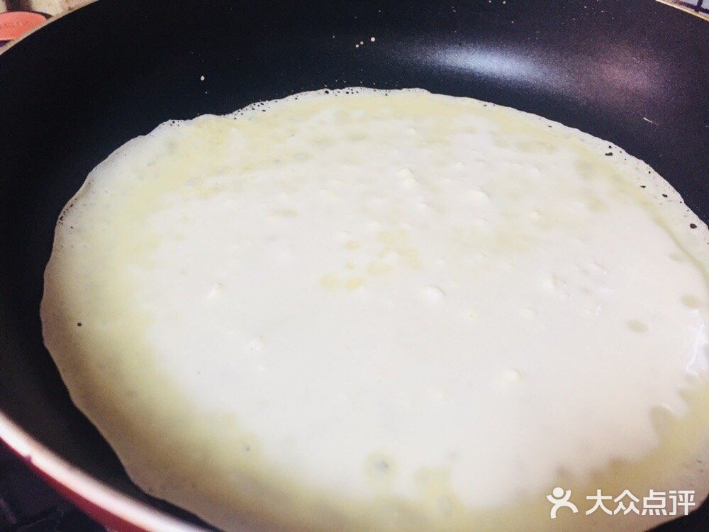 巧手美厨娘自制鸡蛋煎饼卷，一个不够卷两个