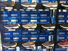 -SKECHERS 斯凯奇(上海国际时尚中心店)