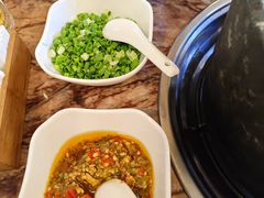 -鲁朗纳麦石锅鸡庄园