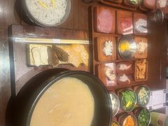 -银米·云南传统过桥米线(双廊黑金冠店)