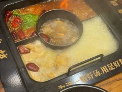 -老牌坊云南鱼豆花火锅(爱建店)