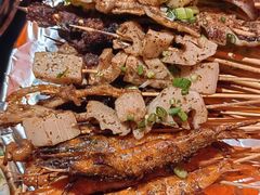 -何师烧烤Pro ·江湖川菜·小龙虾·精酿啤酒(太古里旗舰店)